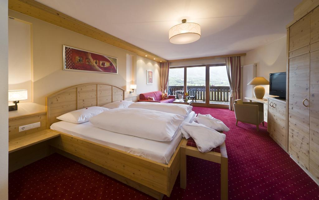 Hotel Waldhof Perca Exterior photo